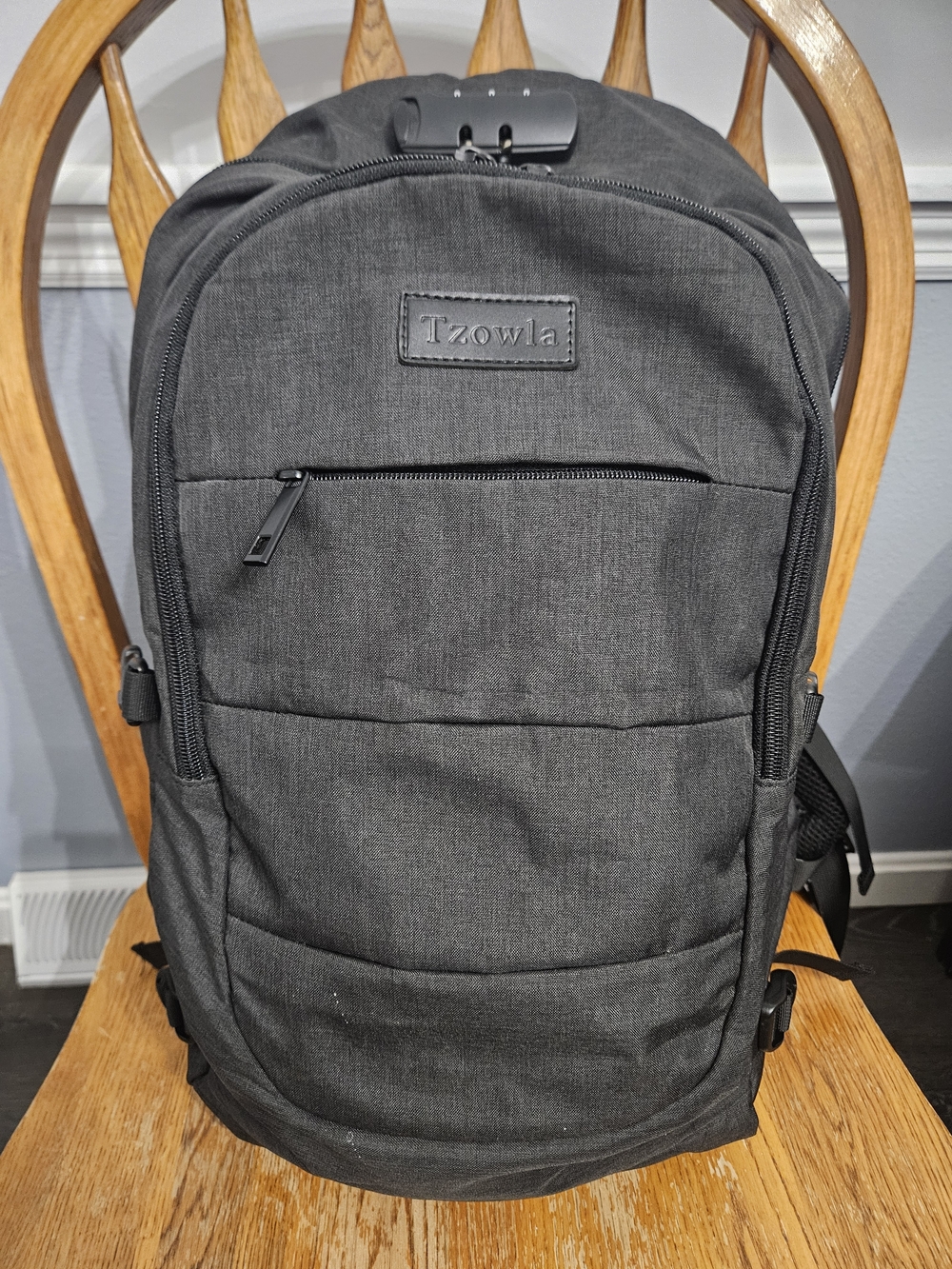 Sleek Black Laptop Backpack - Unisex Laptop Bag Lock NWT with USB Charging Port